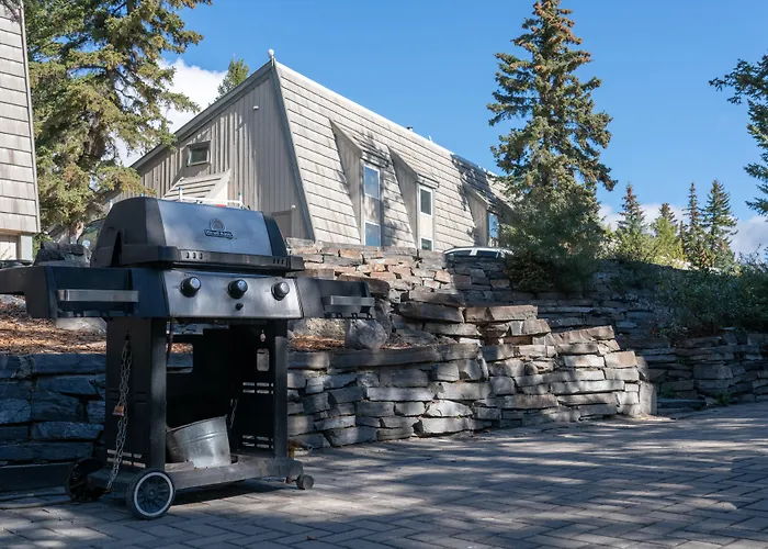 Tunnel Mountain Resort